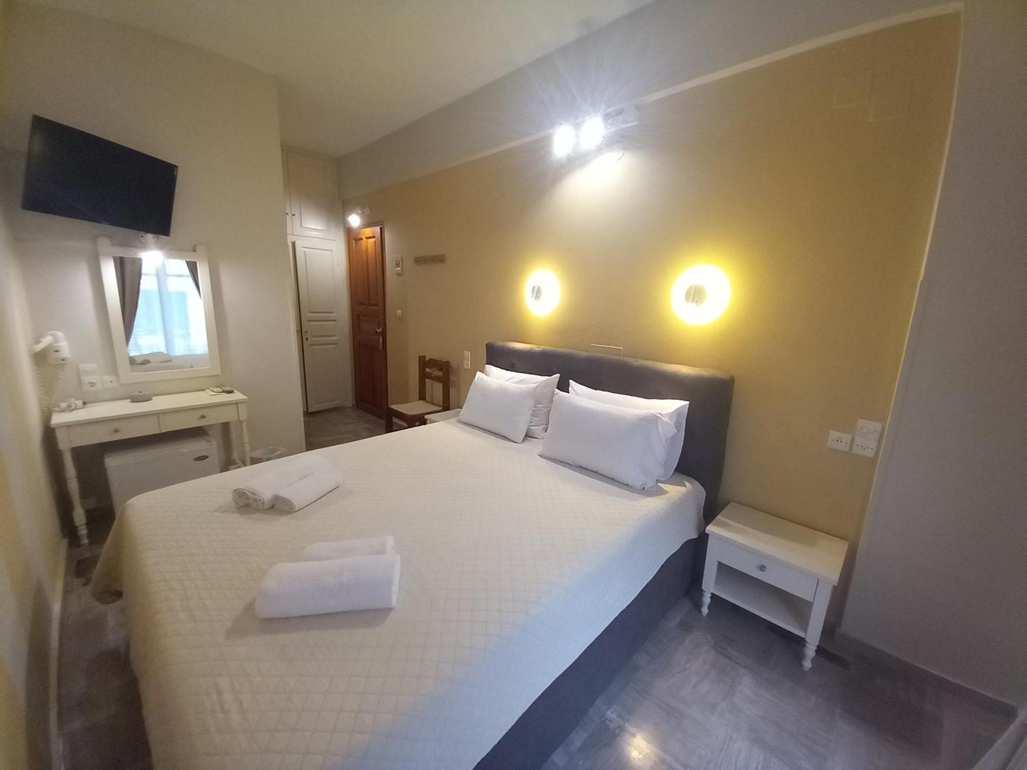 Hermes Hotel Mithimna Ngoại thất bức ảnh