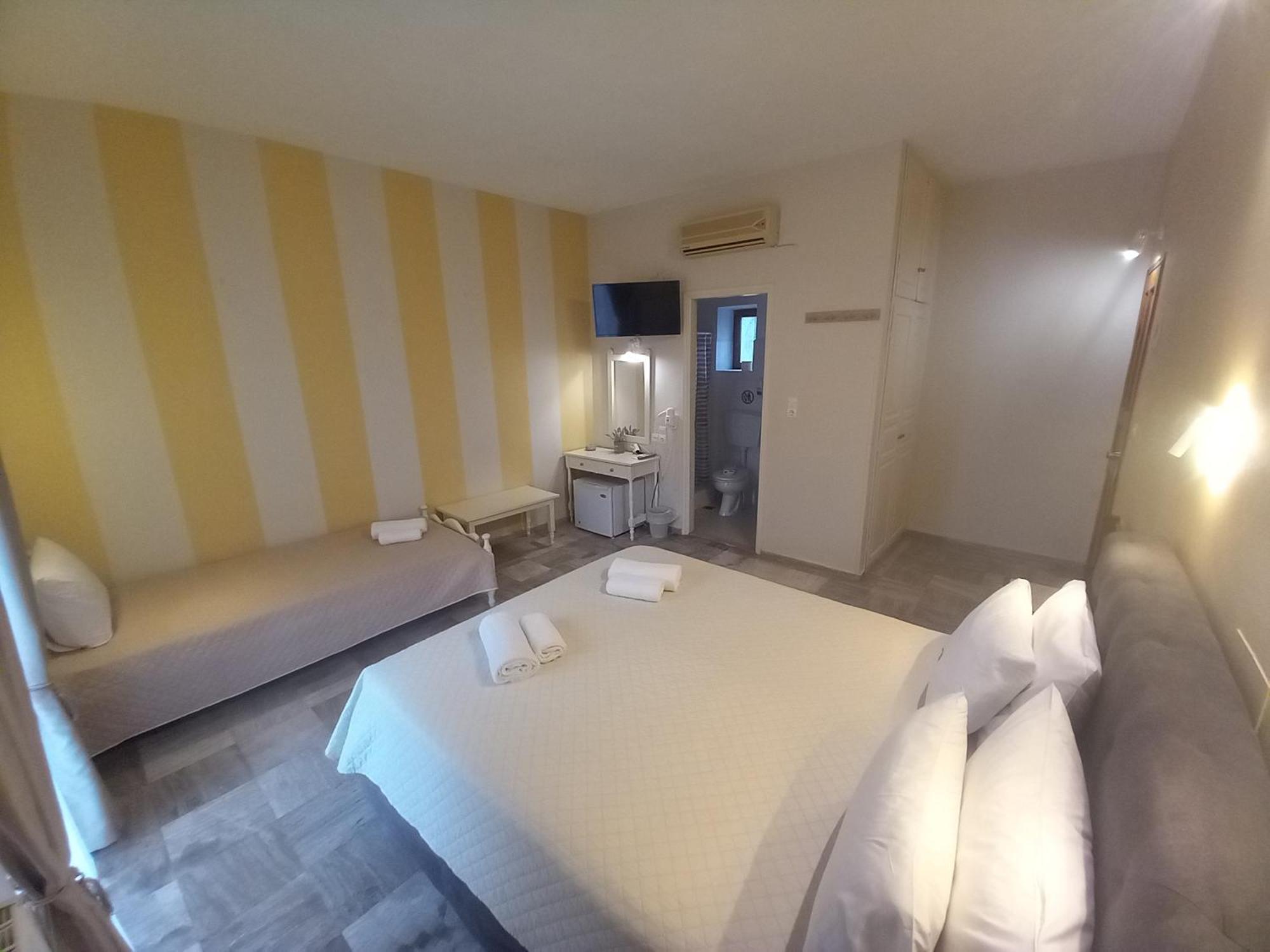 Hermes Hotel Mithimna Ngoại thất bức ảnh