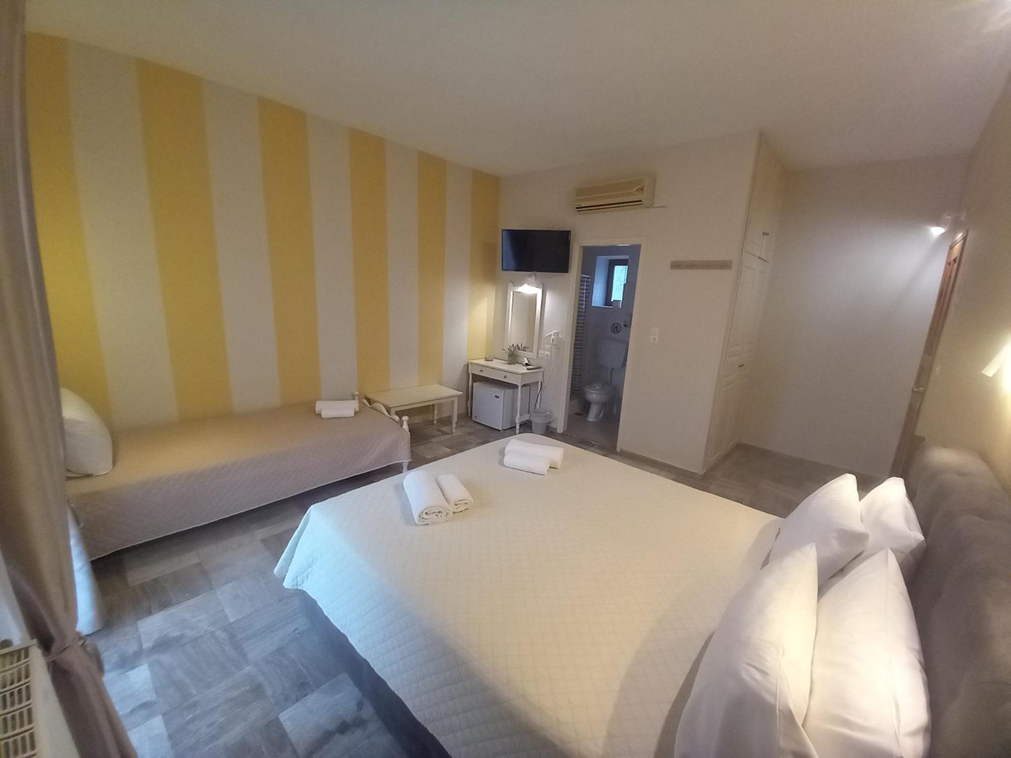 Hermes Hotel Mithimna Ngoại thất bức ảnh